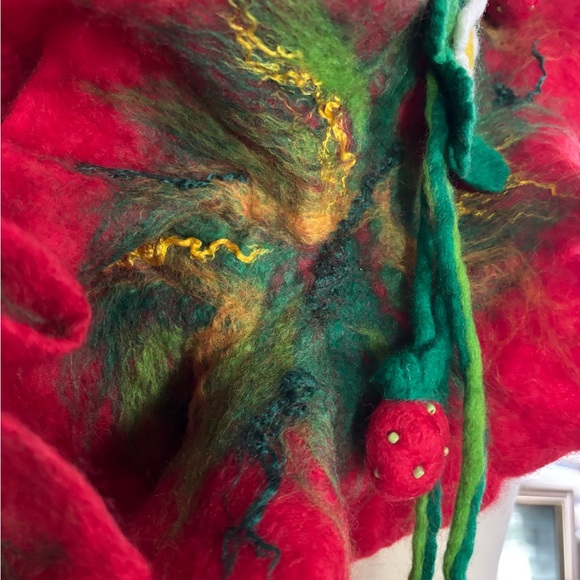 Handcrafted Red and Green Felted Nuno Ruffled Scarf - Picture 3 of 6
